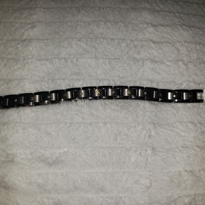1/4 cut titanium 8" braclet